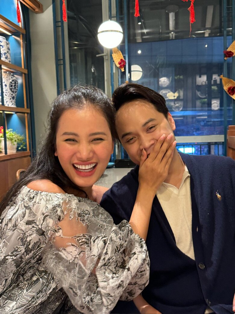 Phản ứng của người đẹp 4 lần thi hoa hậu khi chồng thiếu gia bị chê bai nhan sắc - 6