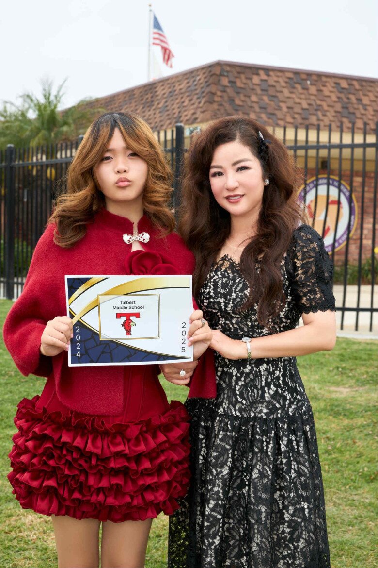 Thúy Nga tung ảnh cưới bên “túp lều tranh” ở Mỹ, tay đeo nhẫn kim cương &#34;khủng&#34;, danh tính nửa kia gây sốt - 8