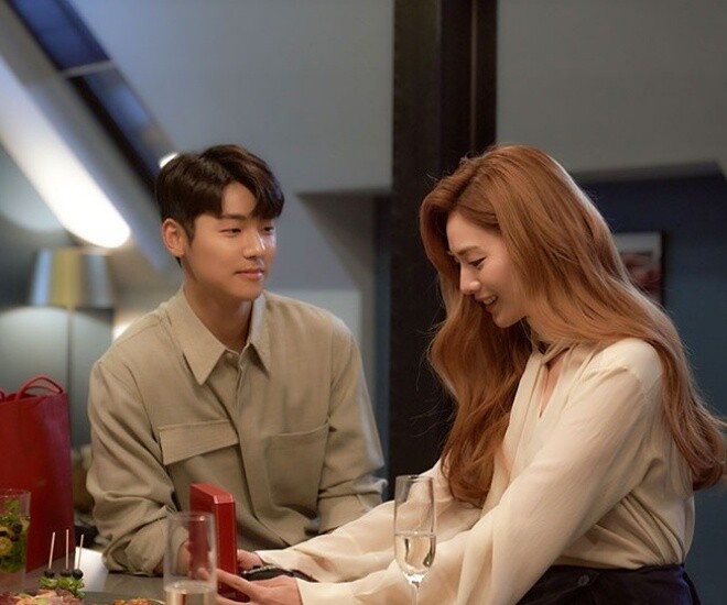 Vào ngày kỷ niệm ngày cưới, thấy chiếc bánh kem chồng mang về, tôi giận dữ ném thẳng xuống đất - 1