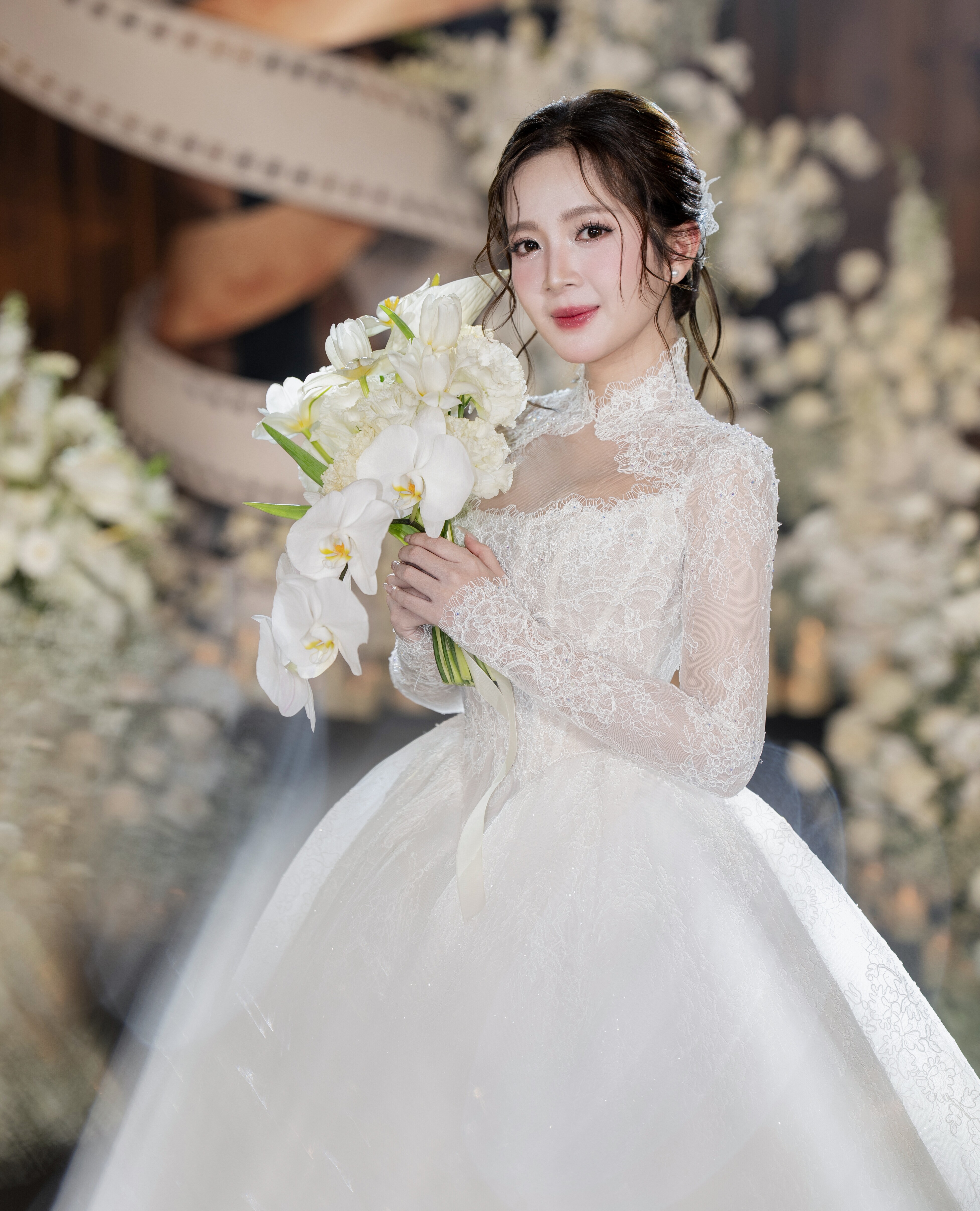 Ngọc Huyền nghẹn ngào trong lễ cưới với Đình Tú: "Anh nói 10 lần cãi nhau, anh sẽ xin lỗi trước 8 lần" - 4