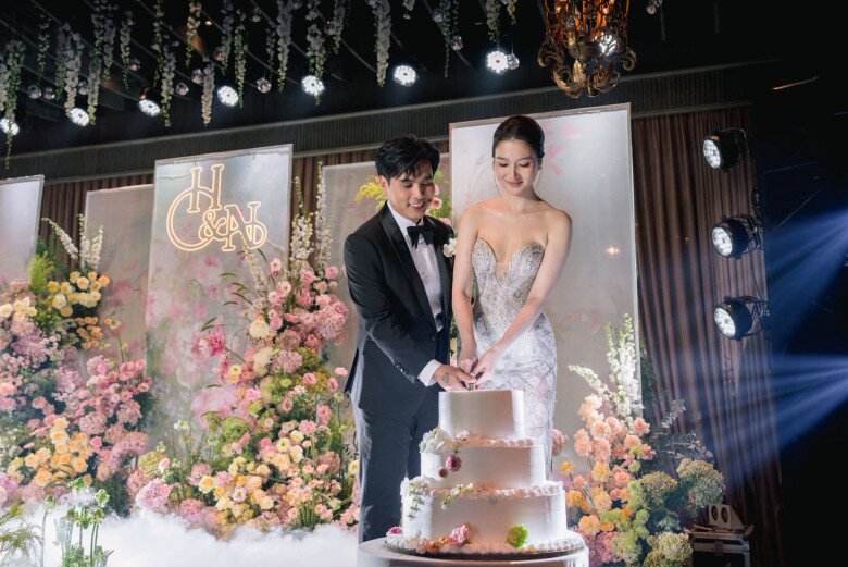 Đám cưới sao Việt năm 2025: Nhà tỷ phú Johnathan Hạnh Nguyễn tưng bừng gả ái nữ, Vũ Cát Tường thành đôi với vợ danh giá - 7