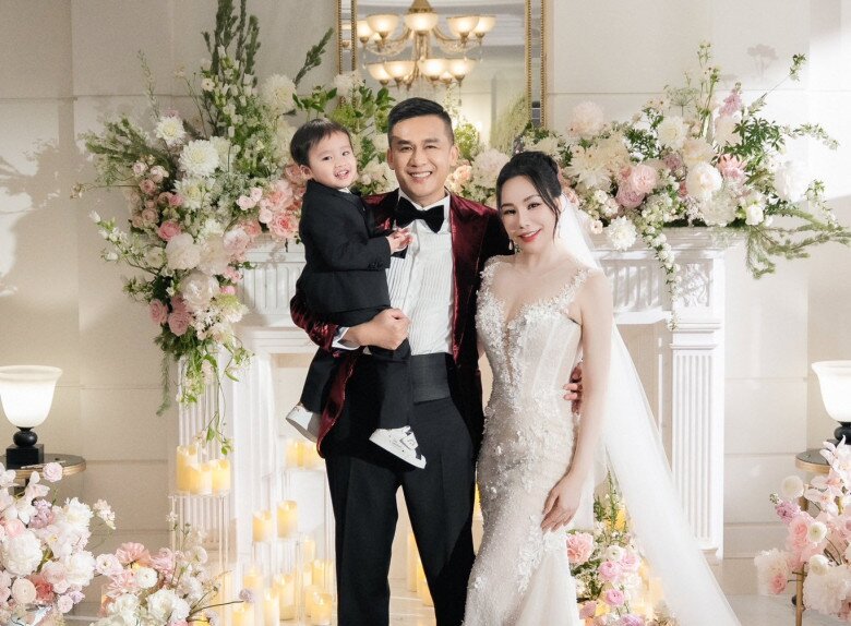 Đám cưới sao Việt năm 2025: Nhà tỷ phú Johnathan Hạnh Nguyễn tưng bừng gả ái nữ, Vũ Cát Tường thành đôi với vợ danh giá - 4