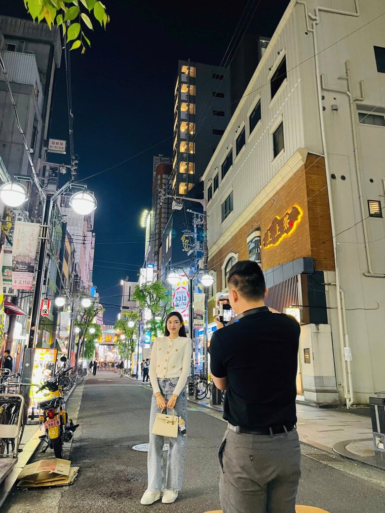 "Dâu hào môn" Đỗ Thị Hà khoe tổ ấm màu hồng, thiếu gia Viết Vương được khen giỏi "nịnh" vợ - 9