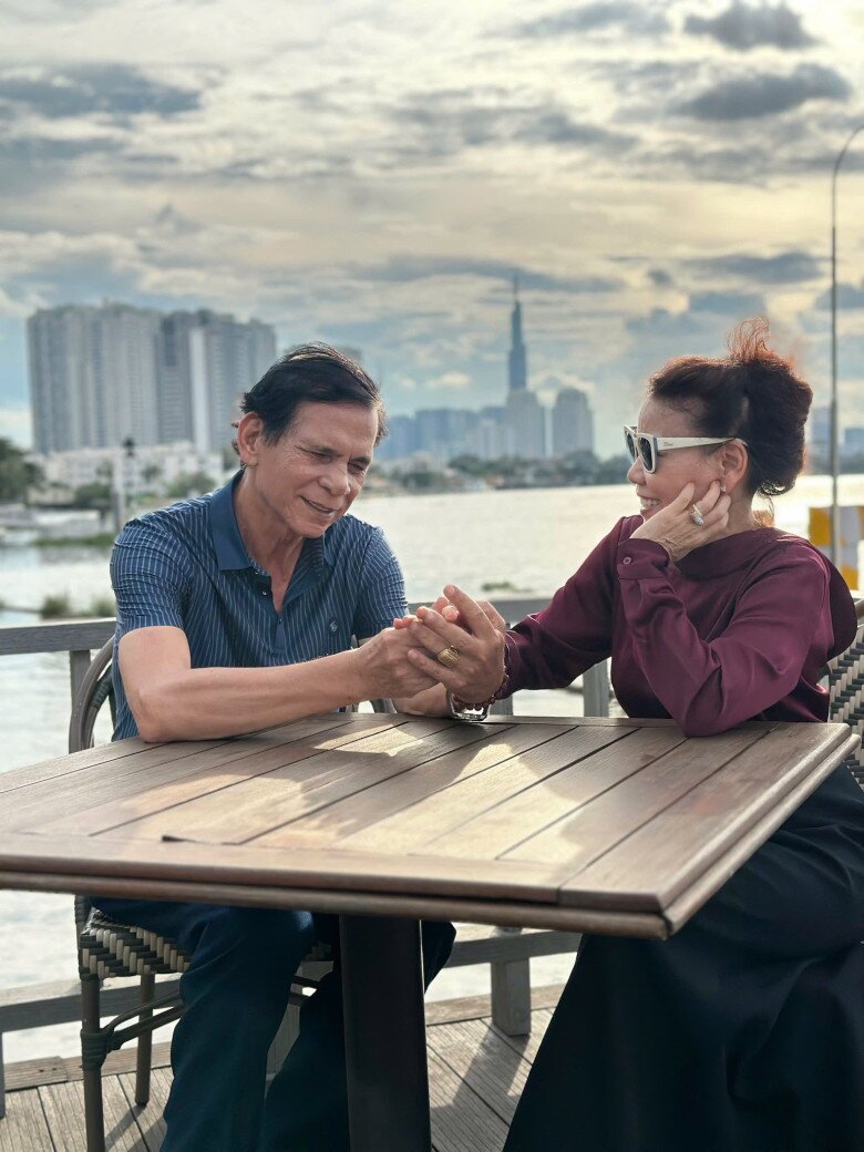 Mẹ Hồ Ngọc Hà kỷ niệm 45 năm ngày cưới với chồng Pháp, 2 thông gia Thụy Điển cùng con rể Kim Lý đến chúc mừng - 7