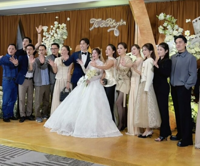 Ngọc Huyền nghẹn ngào trong lễ cưới với Đình Tú: "Anh nói 10 lần cãi nhau, anh sẽ xin lỗi trước 8 lần" - 1