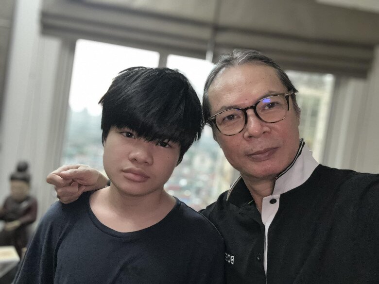 NSND Trần Lực tuổi trung niên đưa con đi học mẫu giáo bị nhầm là ông, "tự ái" đính chính: "Tôi là bố nó đấy" - 4