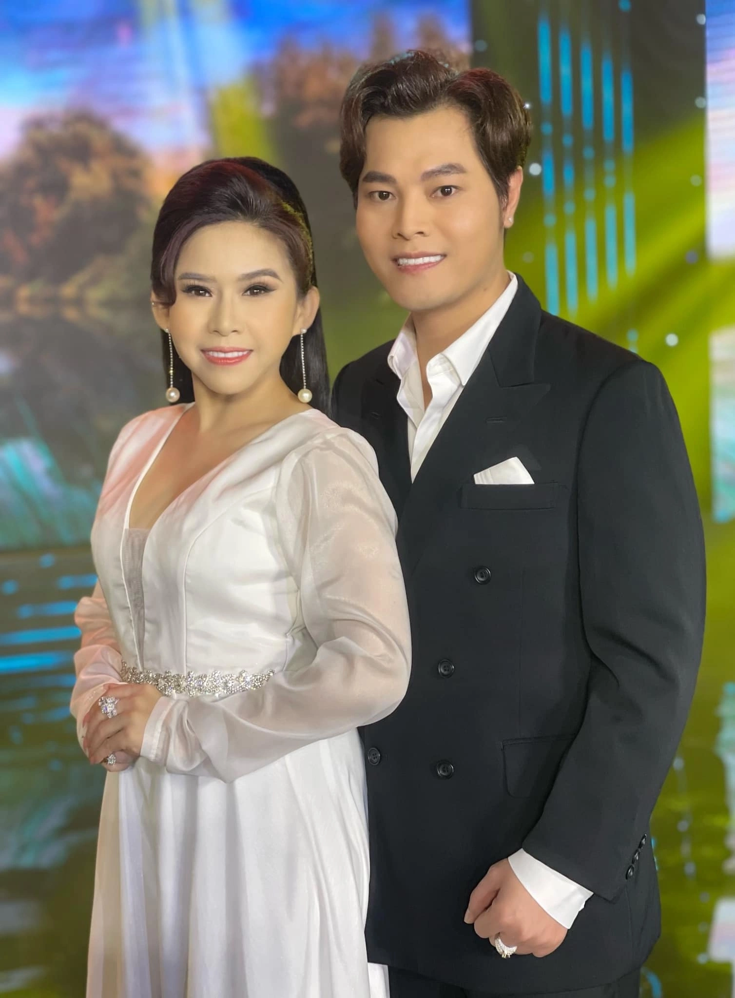 Sao Việt đổ vỡ trong năm 2025: Phương Mai vỡ mộng vì chồng Tây lừa dối, Lan Phương quyết giành quyền nuôi con - 9