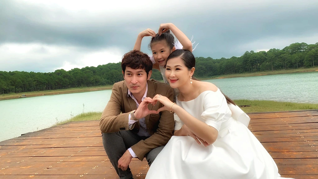 Sao Việt đổ vỡ trong năm 2025: Phương Mai vỡ mộng vì chồng Tây lừa dối, Lan Phương quyết giành quyền nuôi con - 5