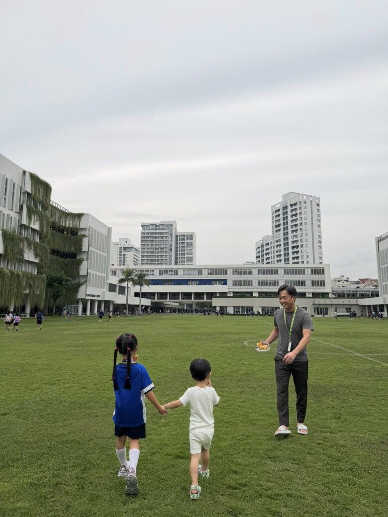 Vợ chồng Cường Đô La hạnh phúc bên 3 con, Subeo nay trổ mã như hot boy là "bản sao" của bố - 13