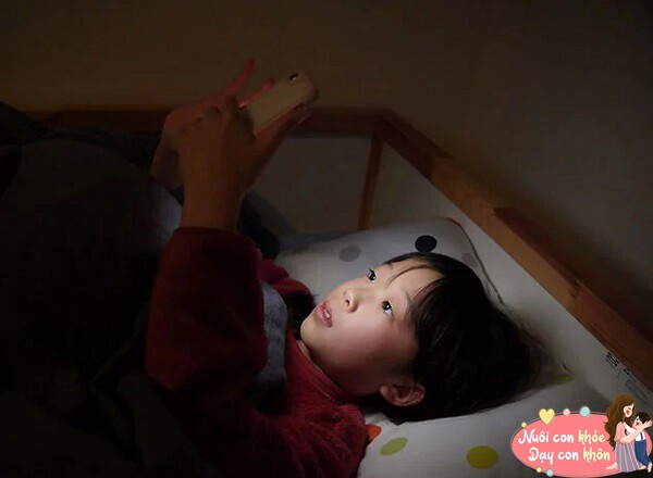 3 thói quen âm thầm phá hủy não bộ trẻ mà bố mẹ thường bỏ qua - 7