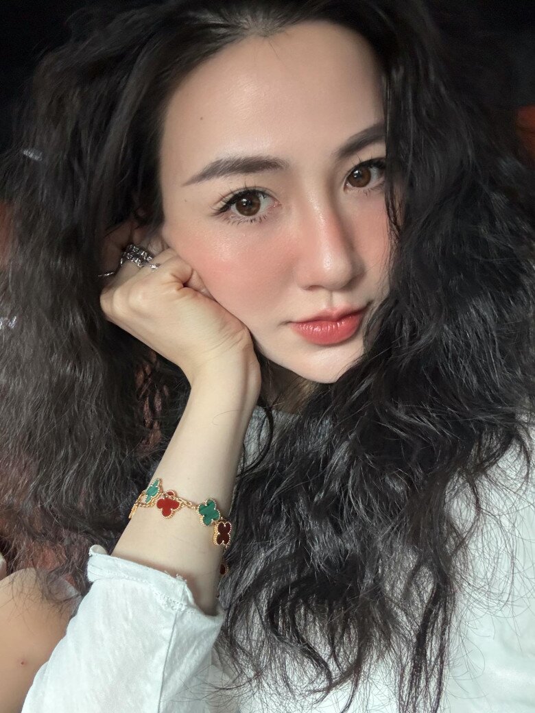 Á hậu Việt Nam sinh 2 con vẫn đẹp khó tin, thay đổi một điểm đến vợ NSND Công Lý cũng phải khen - 4