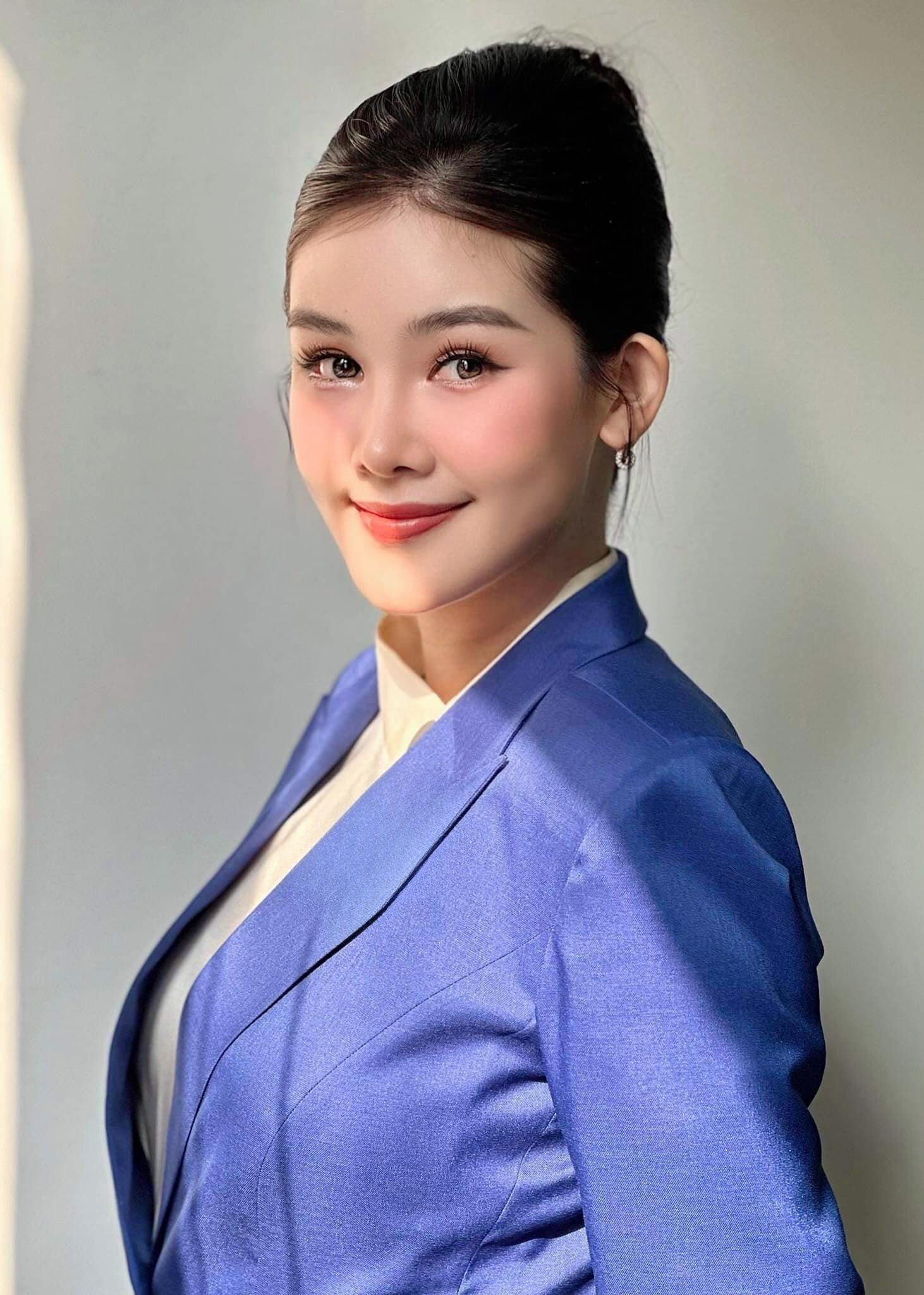 "Đọ" nhan sắc của 3 mỹ nhân Việt trên giảng đường: Midu nhìn như nữ sinh, diện mạo Hoa hậu Ngân Anh gây ngỡ ngàng - 10