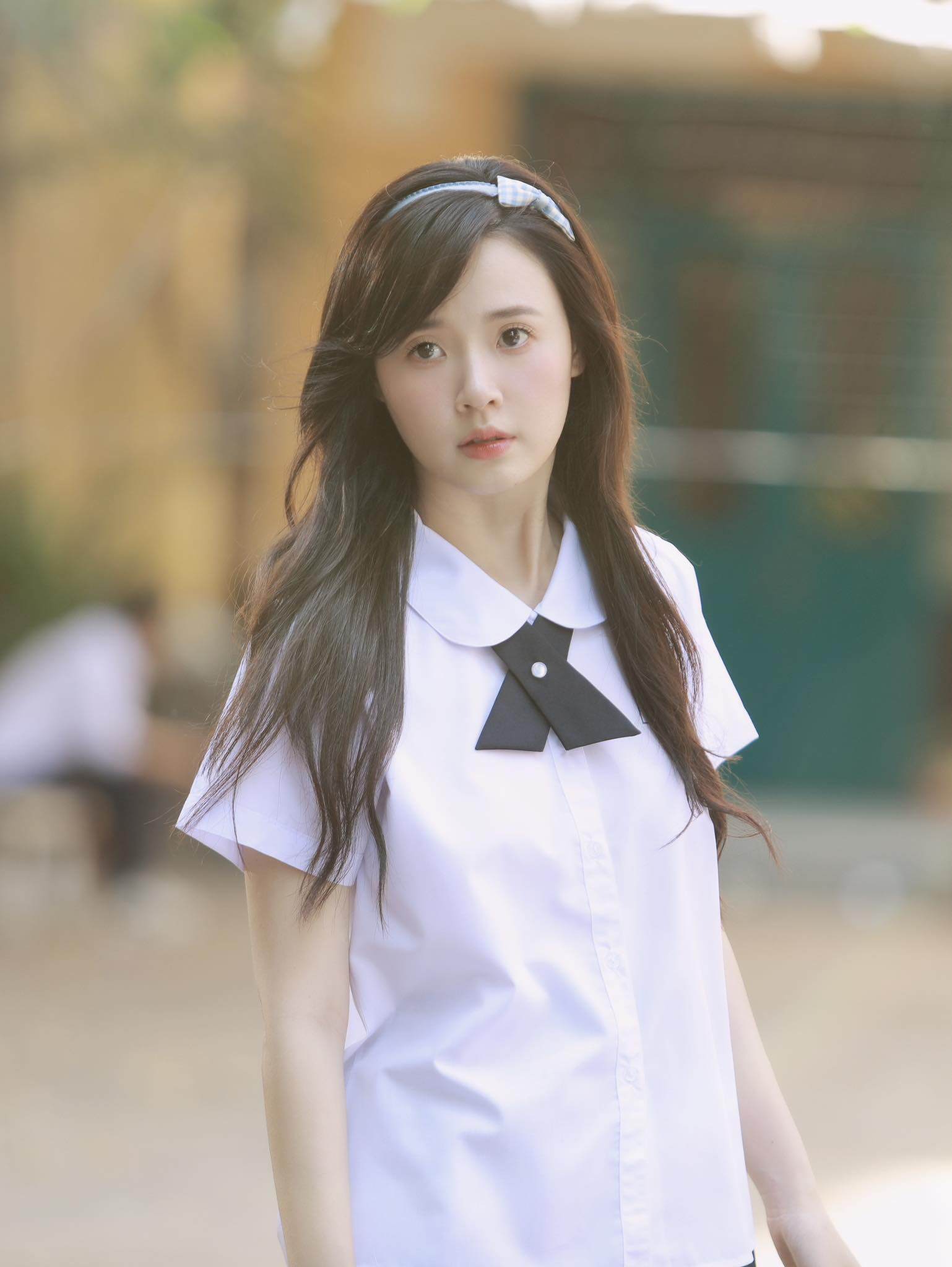 "Đọ" nhan sắc của 3 mỹ nhân Việt trên giảng đường: Midu nhìn như nữ sinh, diện mạo Hoa hậu Ngân Anh gây ngỡ ngàng - 2