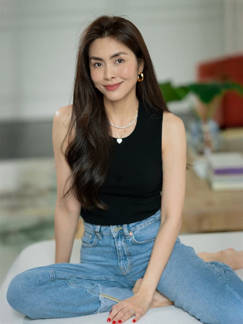 Gu ăn mặc &#34;giàu ngầm&#34; của hai con dâu nhà tỷ phú Johnathan Hạnh Nguyễn - 2