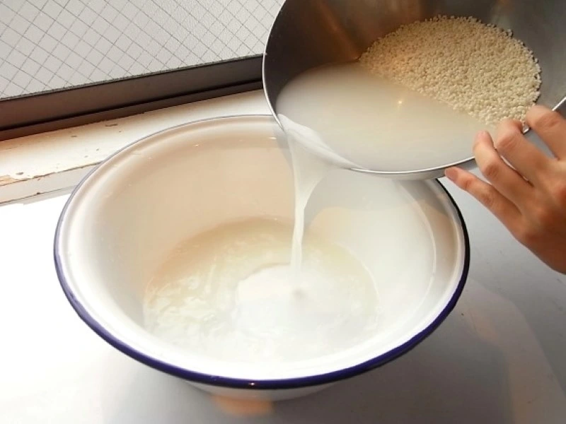 Hai Hoa hậu Việt sở hữu mái tóc đen bóng, mượt như suối nhờ thứ nước rẻ bèo, ai cũng có thể làm được - 2