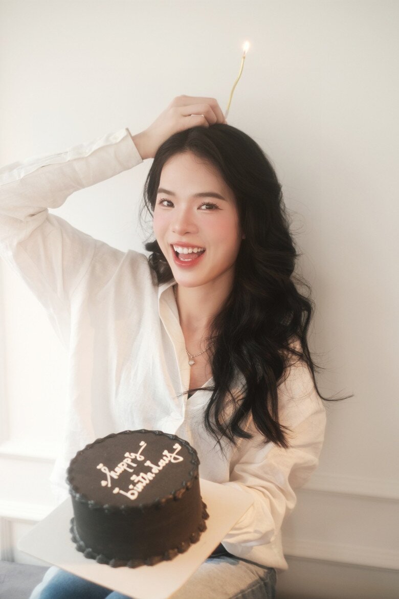 "Hoa khôi bóng chuyền" cầm cờ cho đoàn Việt Nam tại SEA Games 33: Cao 1m80, ngỡ ngàng nhan sắc đời thường - 3