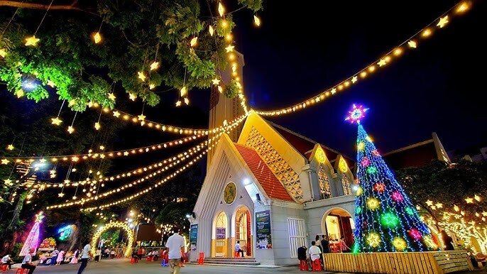 Không chỉ Nhà thờ Đức Bà, TP.HCM còn có 4 địa điểm cực hot dành cho giới trẻ "sống ảo" dịp Noel - 4