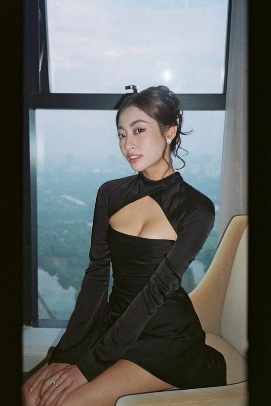 Không còn mê hở bạo khi dự đám cưới, Lương Thùy Linh giờ đã khác! - 4