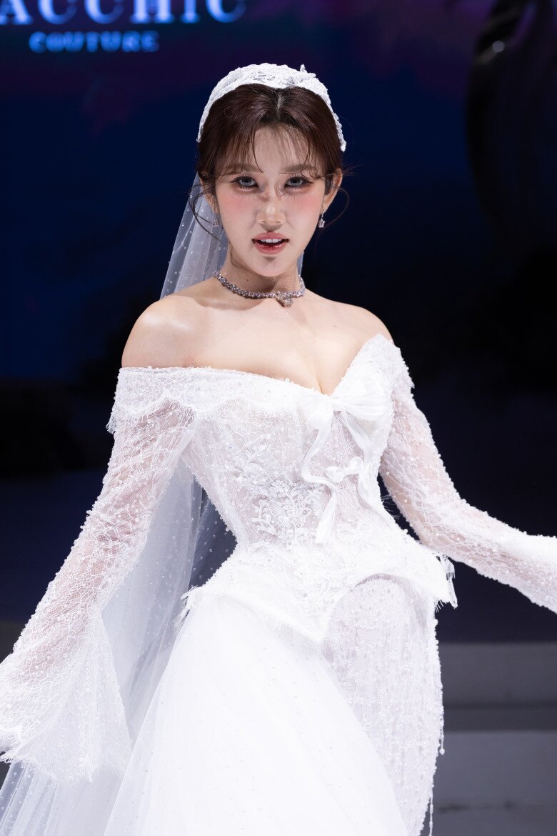 Mỹ nhân 41 tuổi vẫn đẹp mê mẩn khiến cõi mạng "náo loạn", đến Thúy Ngân cũng phải nhường spotlight  - 3