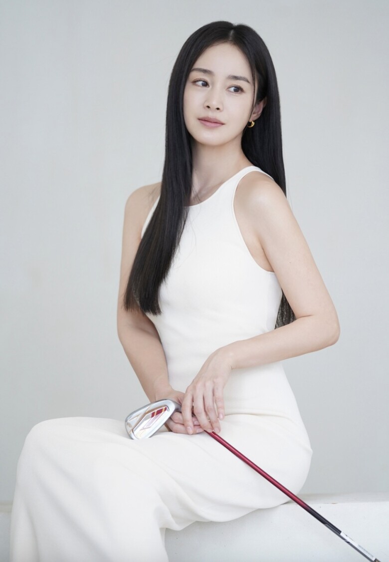 Mỹ nhân 45 tuổi vẫn sở hữu làn da căng bóng như gương soi, hoá ra là vì uống loại nước từ hạt nhỏ xíu này mỗi ngày  - 3