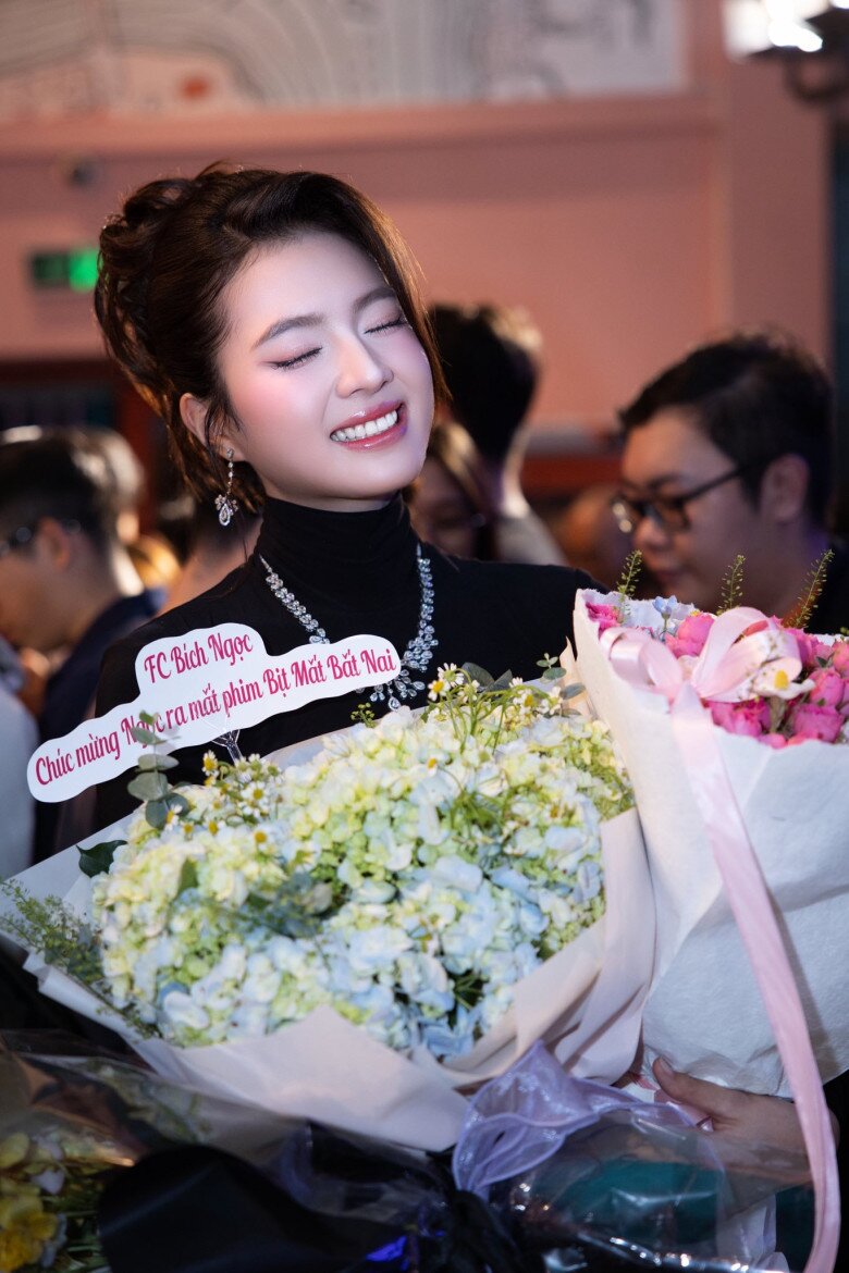 Mỹ nhân kế nhiệm Tăng Thanh Hà, được khen hơn cả Lan Ngọc: Camera thường đẹp bất bại, style đời thường chuẩn "ngọc nữ" - 2