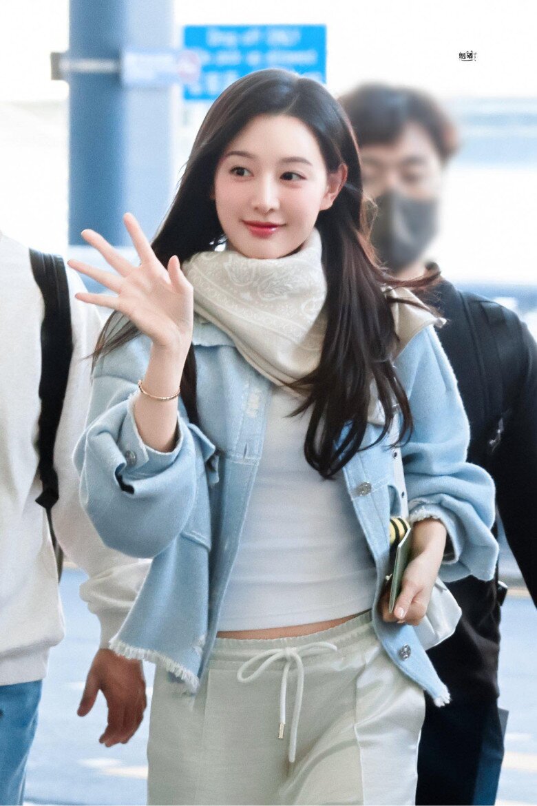 Mỹ nhân U35 mỗi lần xuất hiện là gây "bão", outfit đơn giản nhưng hội chị em "phát cuồng" vì quá sang - 3