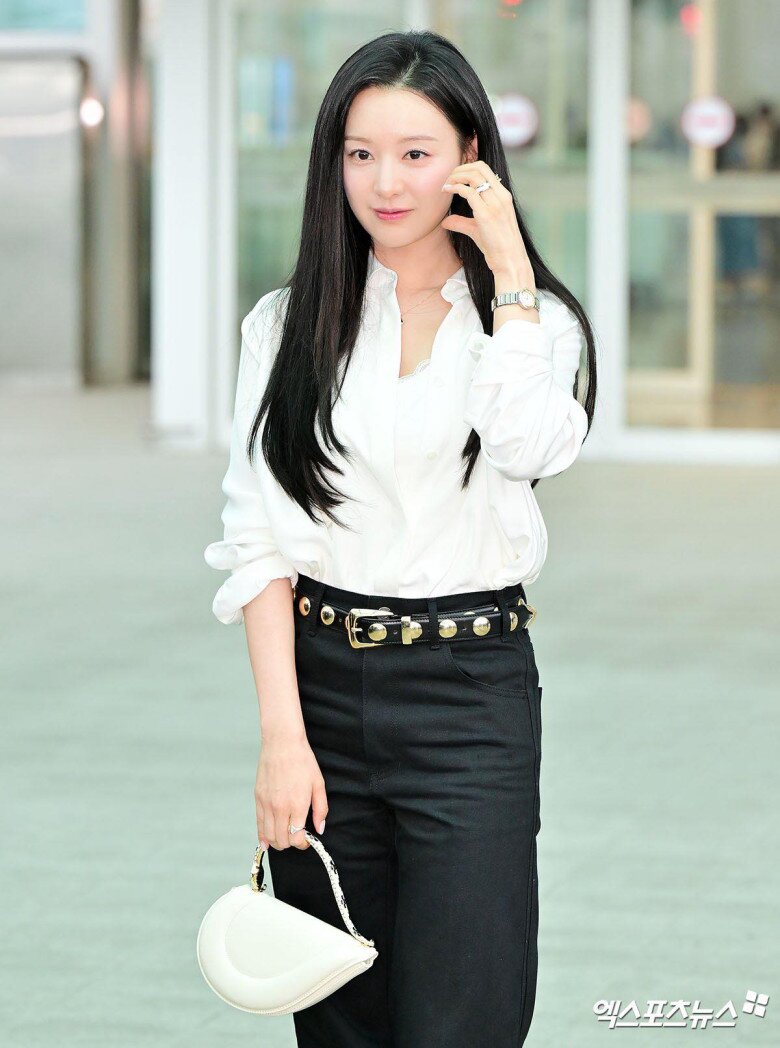 Mỹ nhân U35 mỗi lần xuất hiện là gây "bão", outfit đơn giản nhưng hội chị em "phát cuồng" vì quá sang - 6