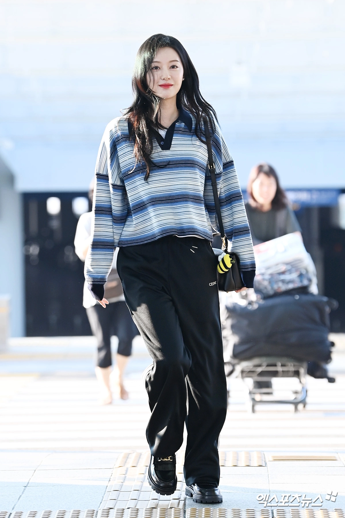 Mỹ nhân U35 mỗi lần xuất hiện là gây "bão", outfit đơn giản nhưng hội chị em "phát cuồng" vì quá sang - 5