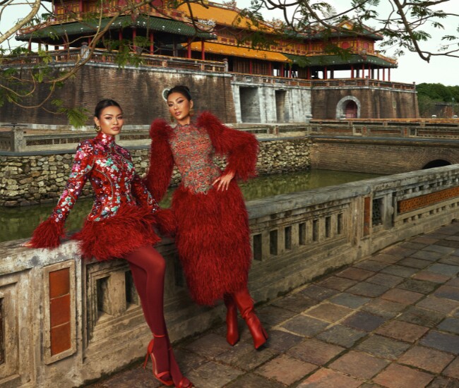 Gu thời trang chuẩn Á Đông của 2 nàng hậu Miss Cosmo trước thềm kết thúc nhiệm kỳ  - 1