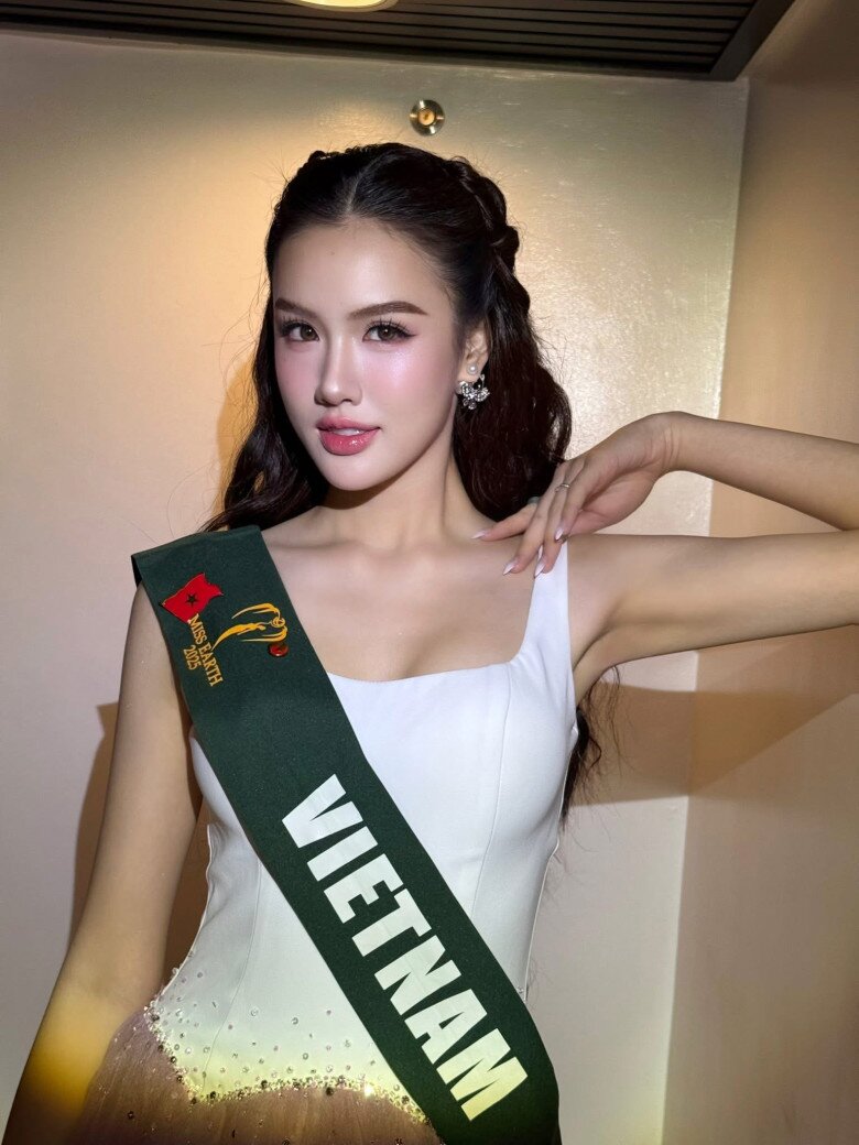 Mỹ nhân Việt vừa đạt Á hậu 2 Miss Earth: Từng &#34;bại trận&#34; trước Hoa hậu Quế Anh, ảnh mặt mộc khiến nhiều người ngỡ ngàng - 5