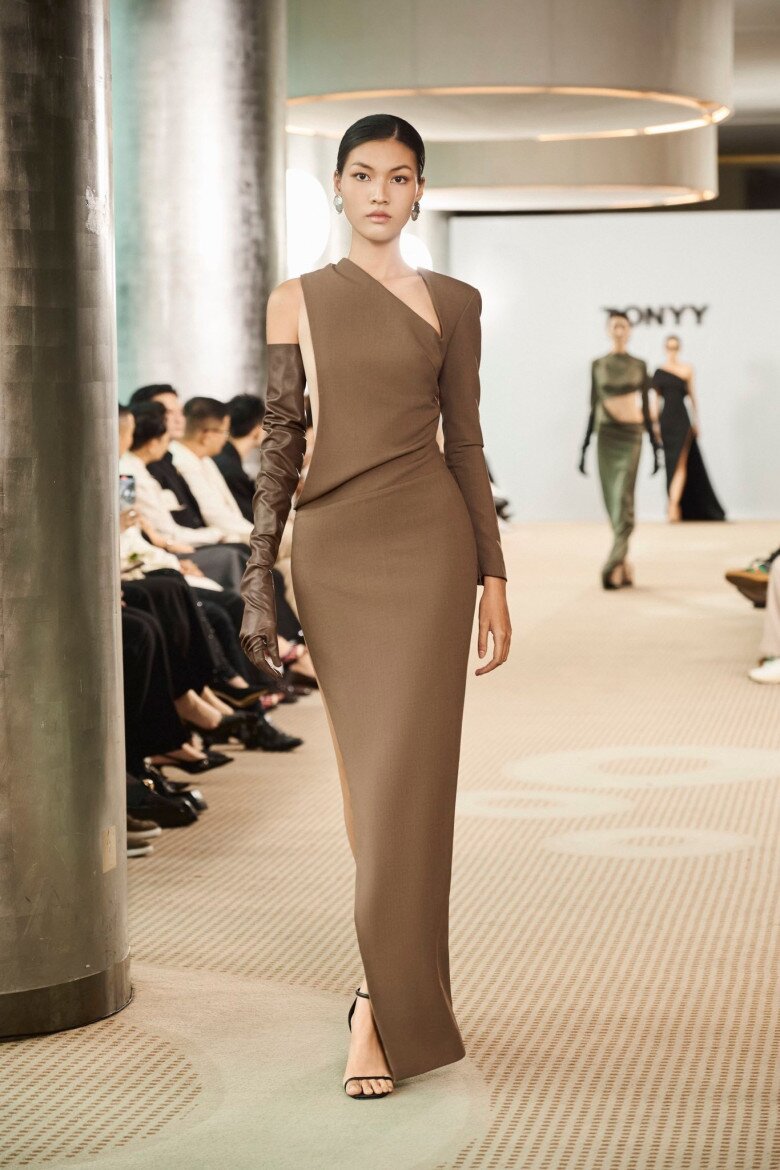 Ai sẽ là Quán quân Vietnam’s Next Top Model 2025: Lộ diện 3 gương mặt bước chân vào chung kết! - 6