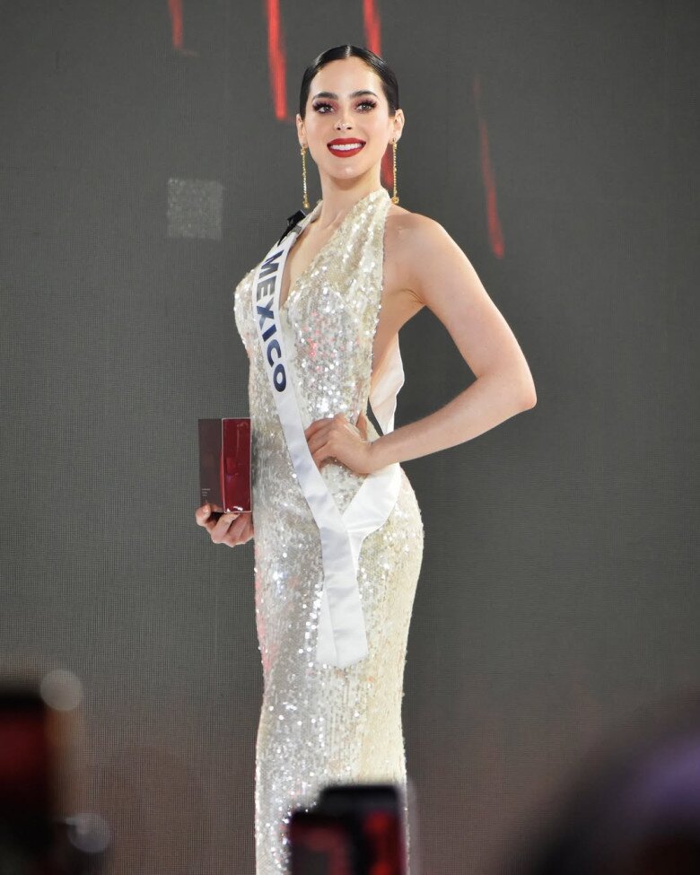 Quá khứ gây sốc của người đẹp 10X vừa đăng quang Miss Universe 2025 - 6