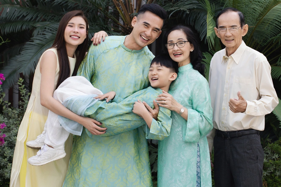 Lương Thế Thành bị bà xã Thúy Diễm chê "già xấu, ốm nhom" vì cắt tinh bột, tủi thân khi bị cách ly ăn uống - 5